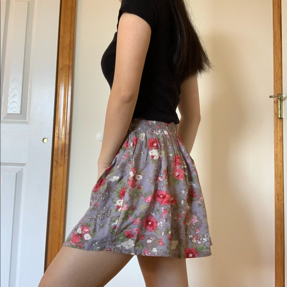gray floral mini skirt with elastic waist